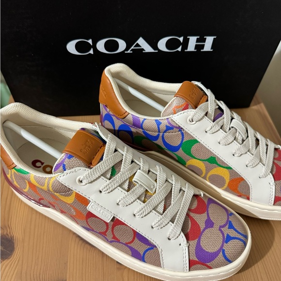 🌈 Coach Lowline Low Top Sneaker In Rainbow Signature Canvas - Picture 8 of 14
